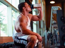 Efectos metabólicos, renales y óseos de las dietas hiperproteicas. Papel regulador del ejercicio