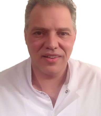 Dr. Gustavo Castiello